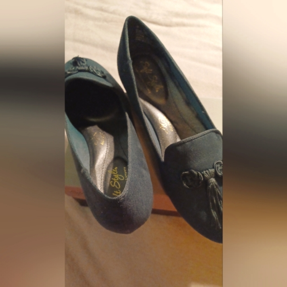 Shayna green microfiber shoes, new
